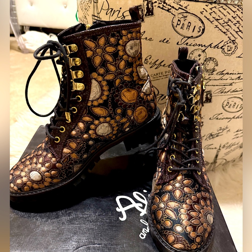 Alice & Olivia floral combat boots size 8